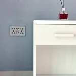 Private En-suite With Balcony In Shared Δωμάτια σε οικογενειακή κατοικία