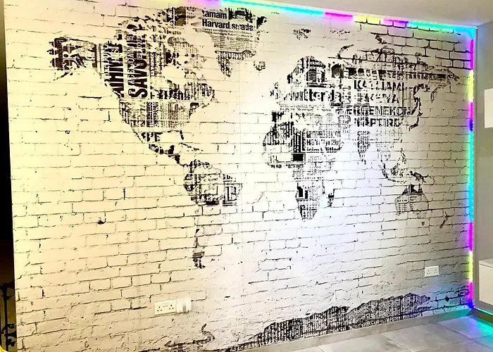 Private En-suite With Balcony In Shared Проживание в семье