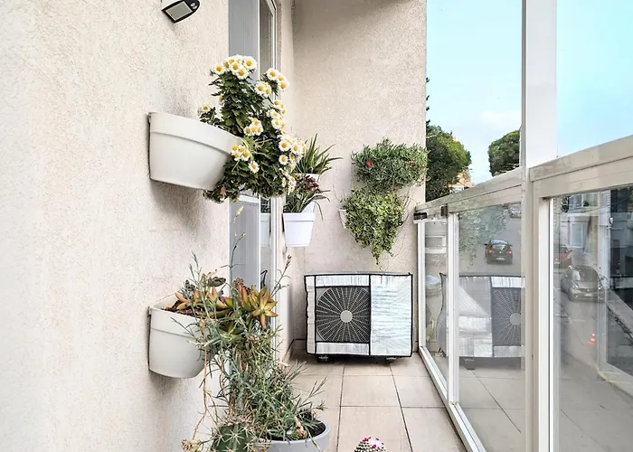 Проживание в семье Private En-suite With Balcony In Shared *