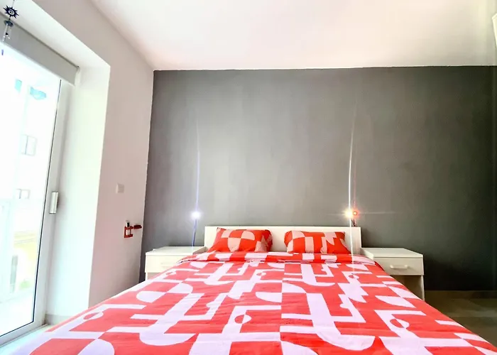 Проживание в семье Private En-suite With Balcony In Shared