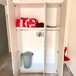 Private En-suite With Balcony In Shared Проживание в семье *