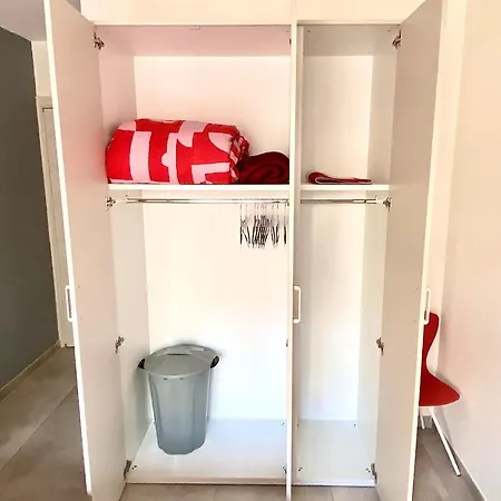Private En-suite With Balcony In Shared Homestay *