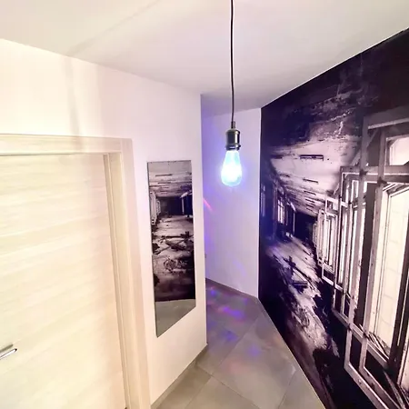 Private En-suite With Balcony In Shared * Pietà