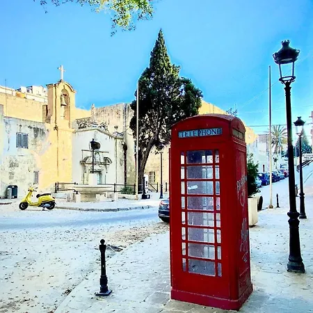 Private En-suite With Balcony In Shared *