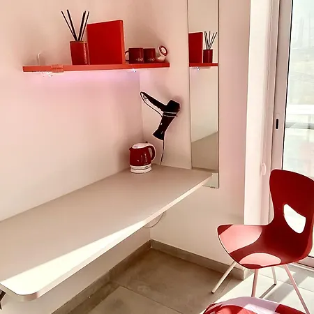 Private En-suite With Balcony In Shared 民宿 Pietà
