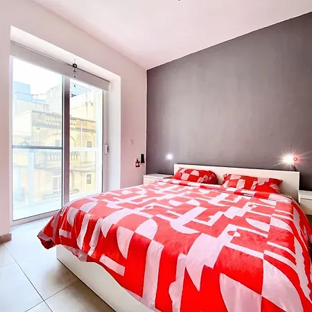 民宿 Private En-suite With Balcony In Shared Pietà
