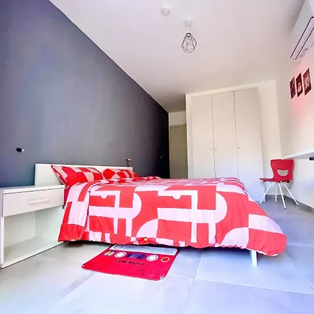 Private En-suite With Balcony In Shared * Pietà